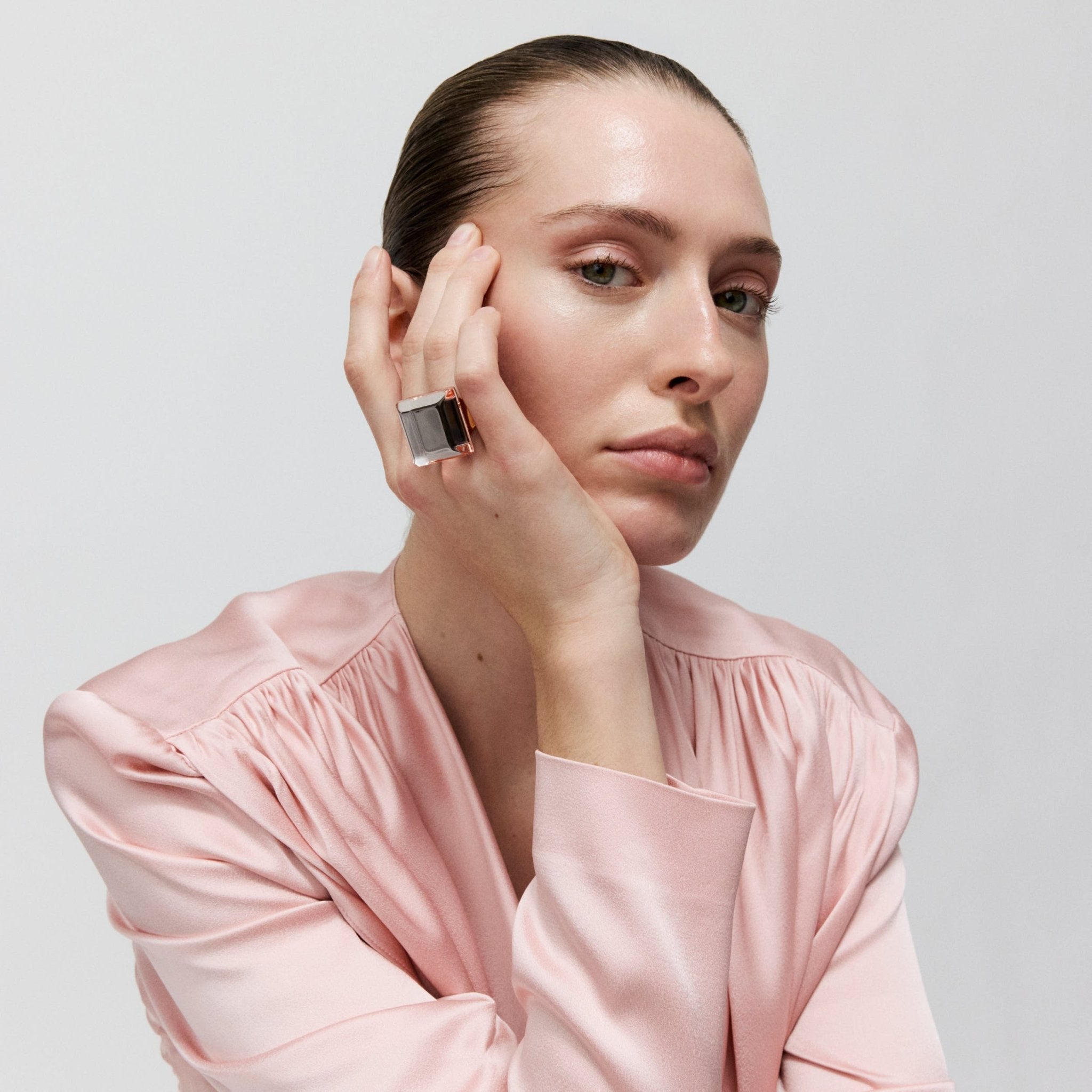 Vanessa Baroni Ring Galaxy, clear red, vergoldet