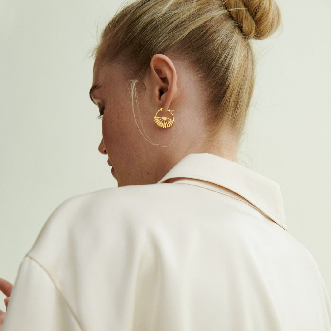 Pernille Corydon Ohrringe Sphere, vergoldet