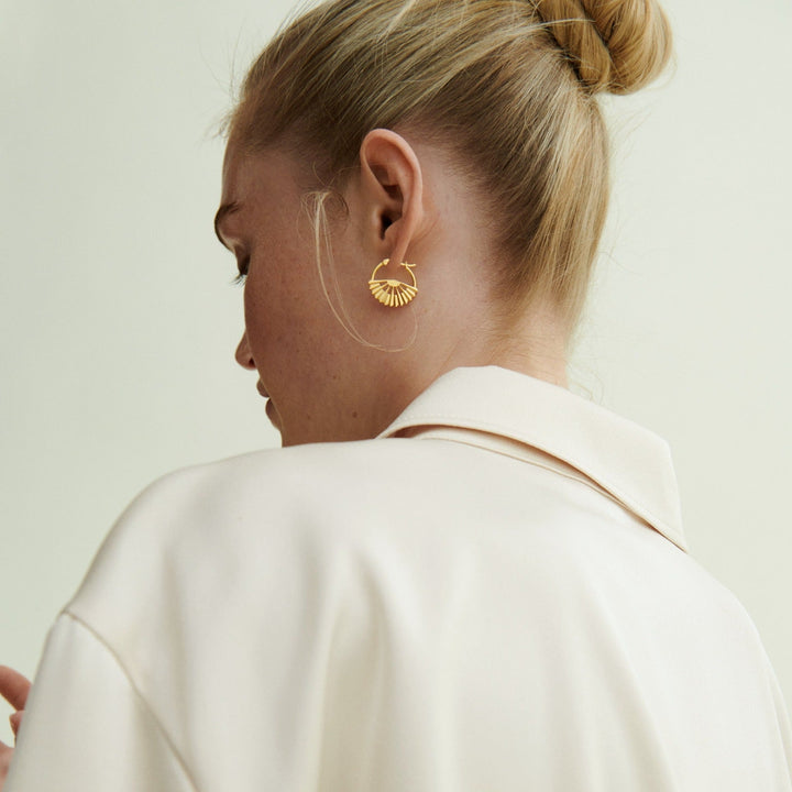 Pernille Corydon Ohrringe Sphere, vergoldet