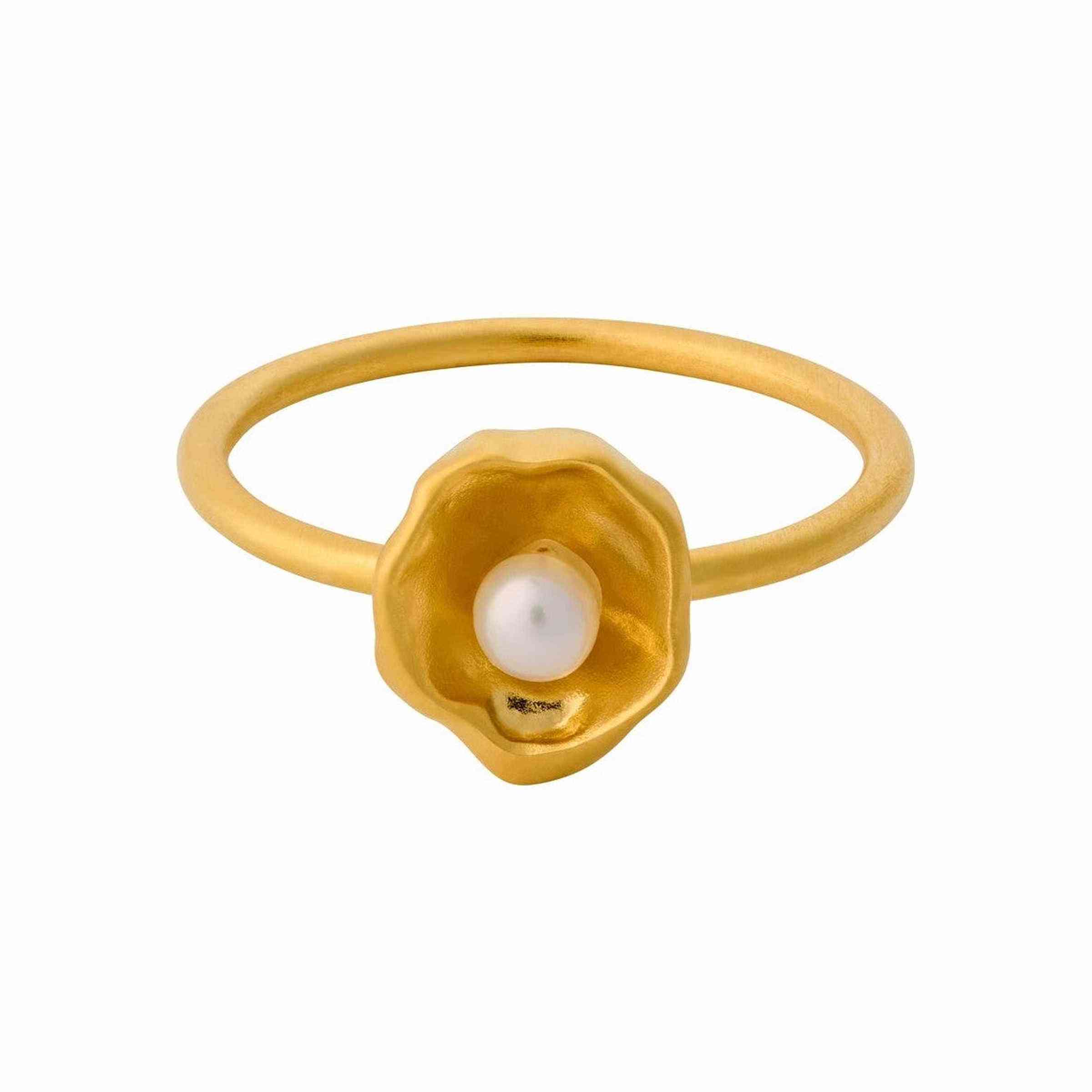Pernille Corydon Ring Hidden Pearl, vergoldet