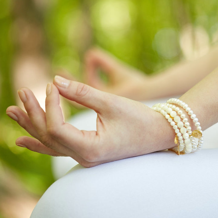 Satya Jewelry Armband Lotus Blossom Pearl Gemstone, vergoldet