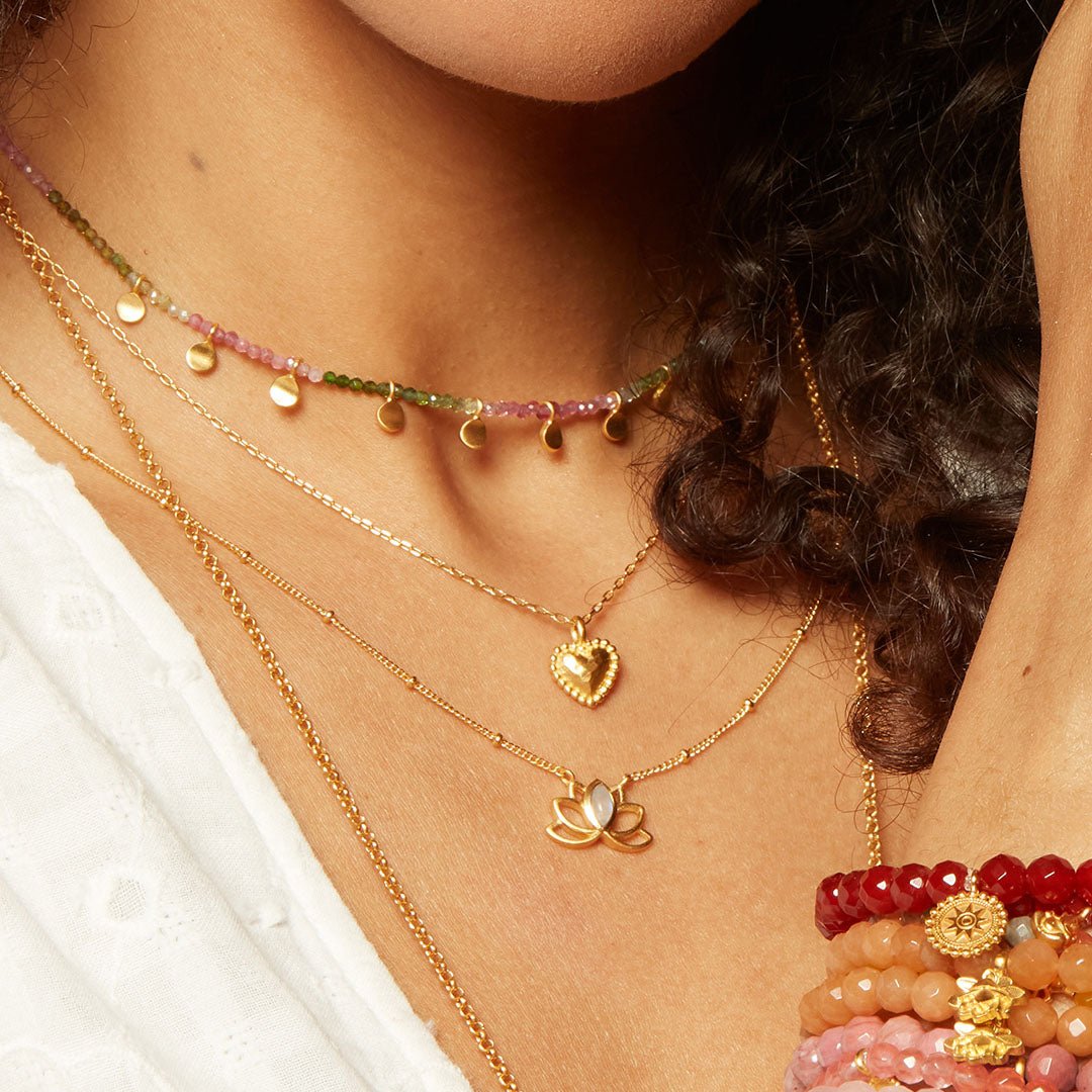 Satya Jewelry Kette Cultivate Intuition Lotus Moonstone, vergoldet