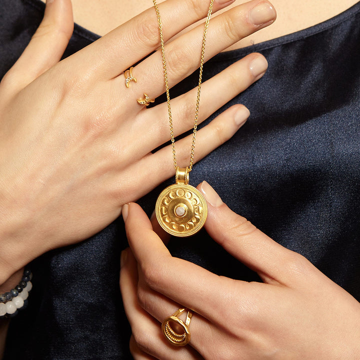 Satya Jewelry Kette Cycles of the Moon, vergoldet