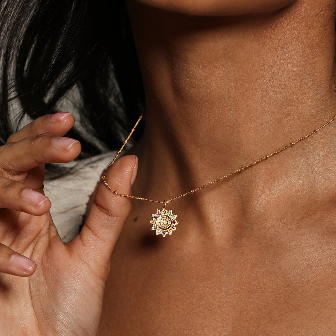 Satya Jewelry Kette Vibrant Self Multi Stone Lotus, vergoldet