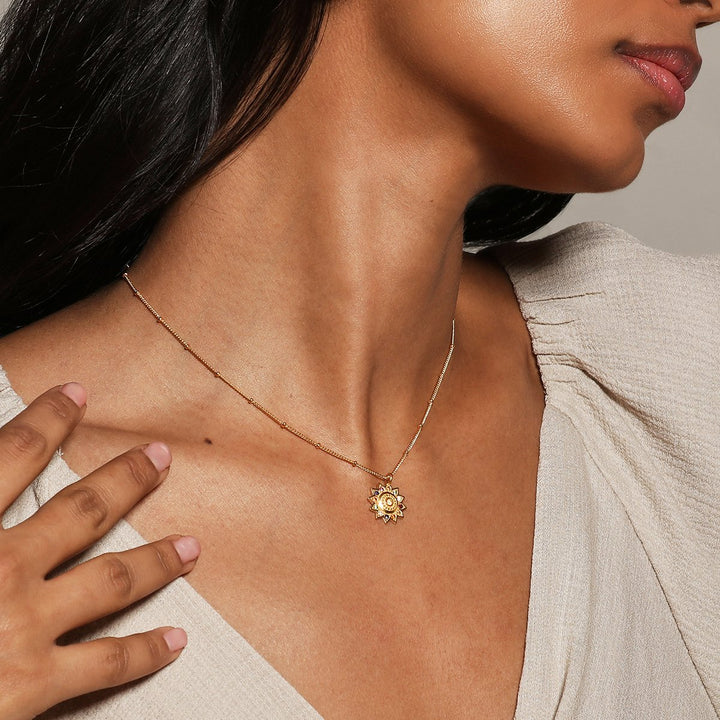 Satya Jewelry Kette Vibrant Self Multi Stone Lotus, vergoldet